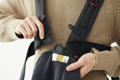 BABYBJORN MINI 3D Mesh – nosidełko, Ciemny Niebieski